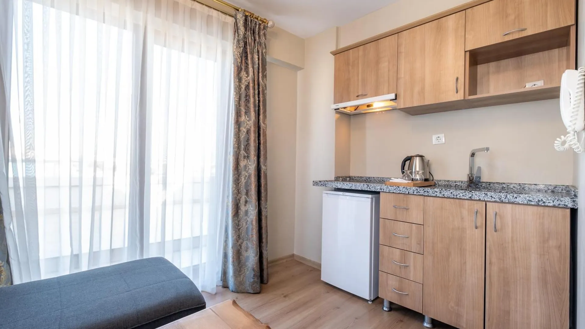 Lavin Hotel & Suites Стамбул