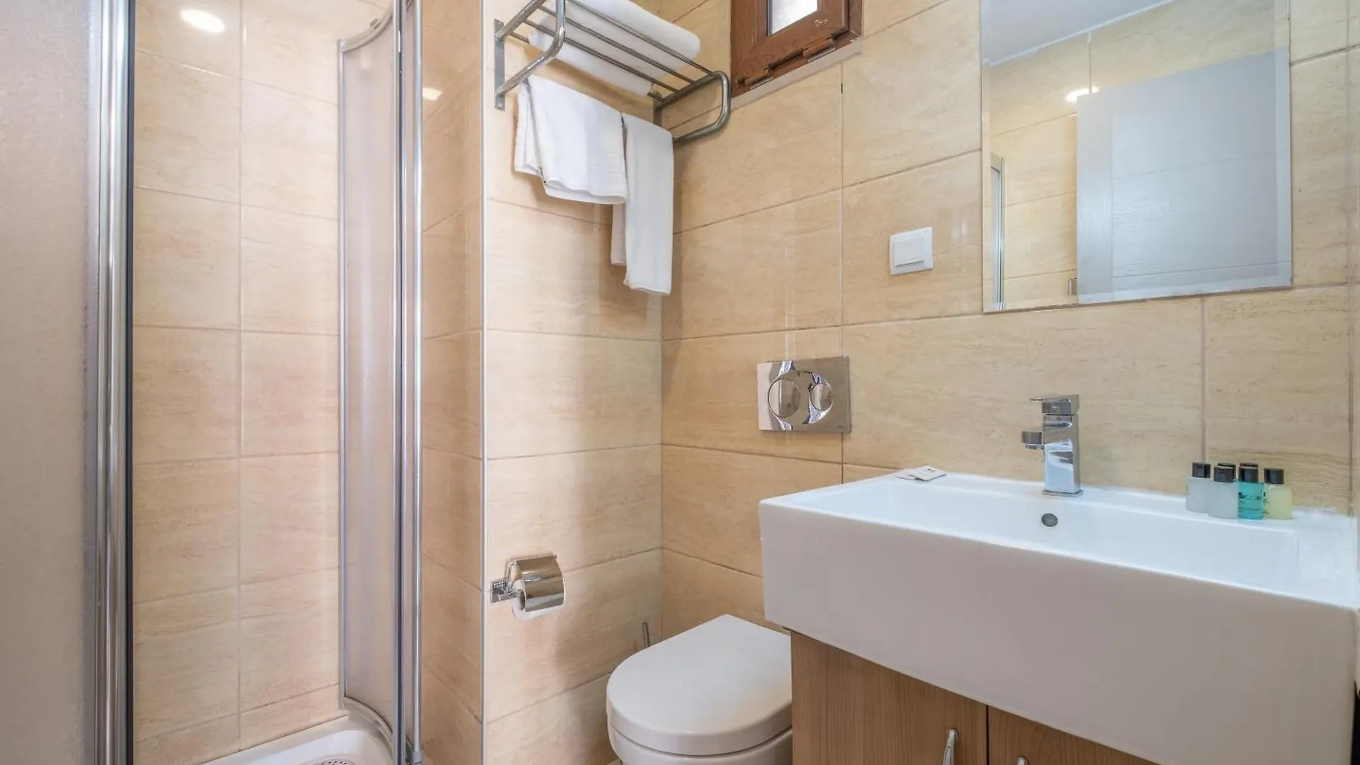 Lavin Hotel & Suites Стамбул