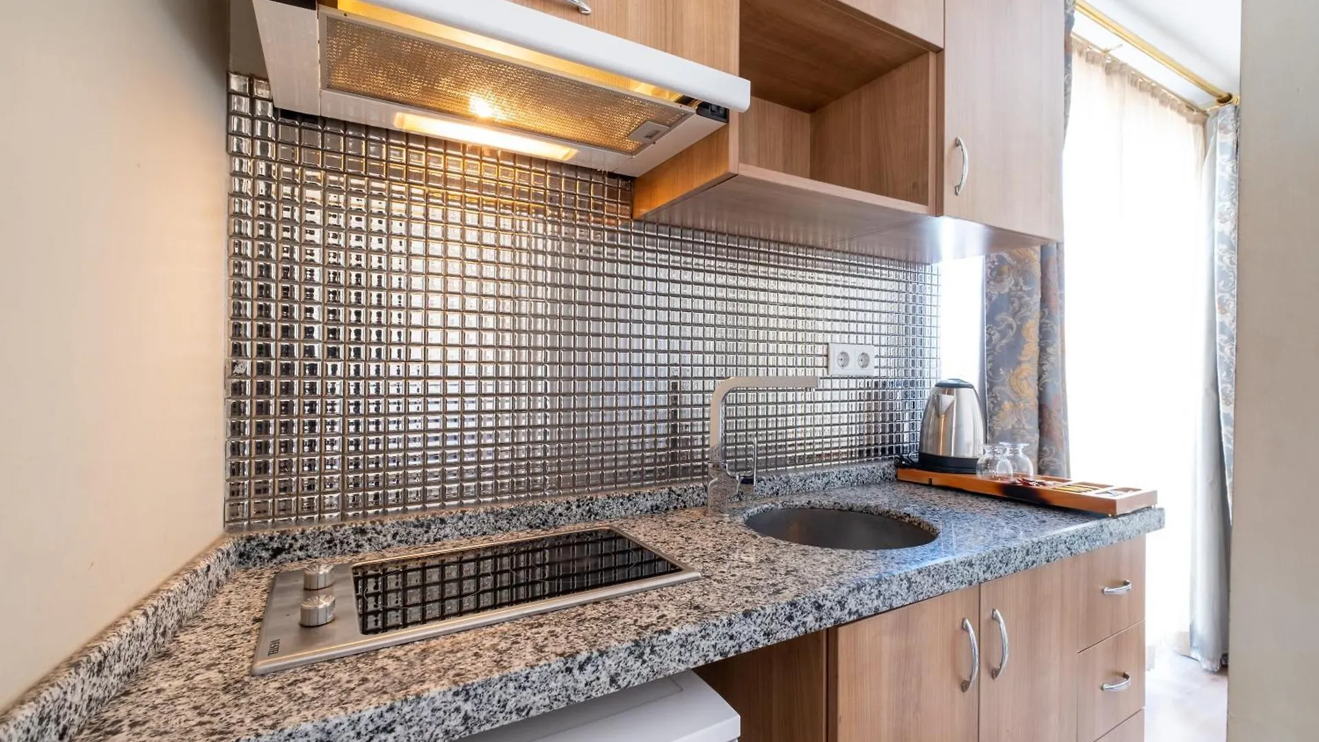 Lavin Hotel & Suites Стамбул