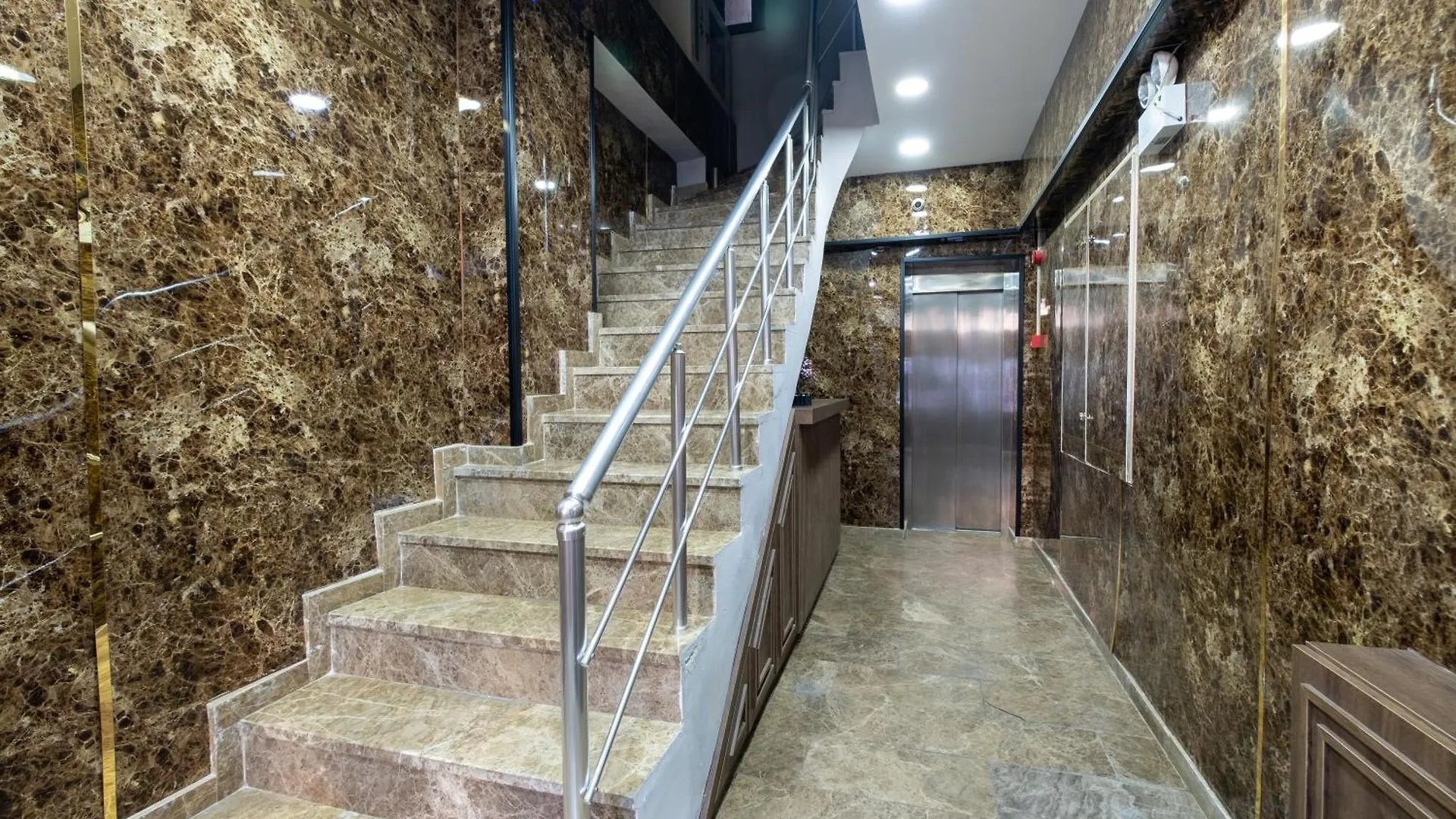 Lavin Hotel & Suites Стамбул