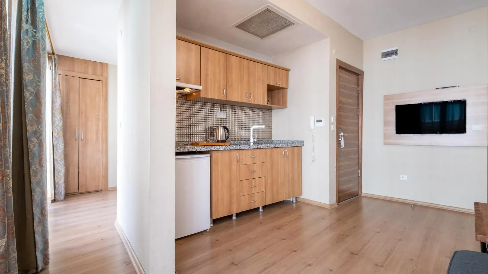 Lavin Hotel & Suites Стамбул