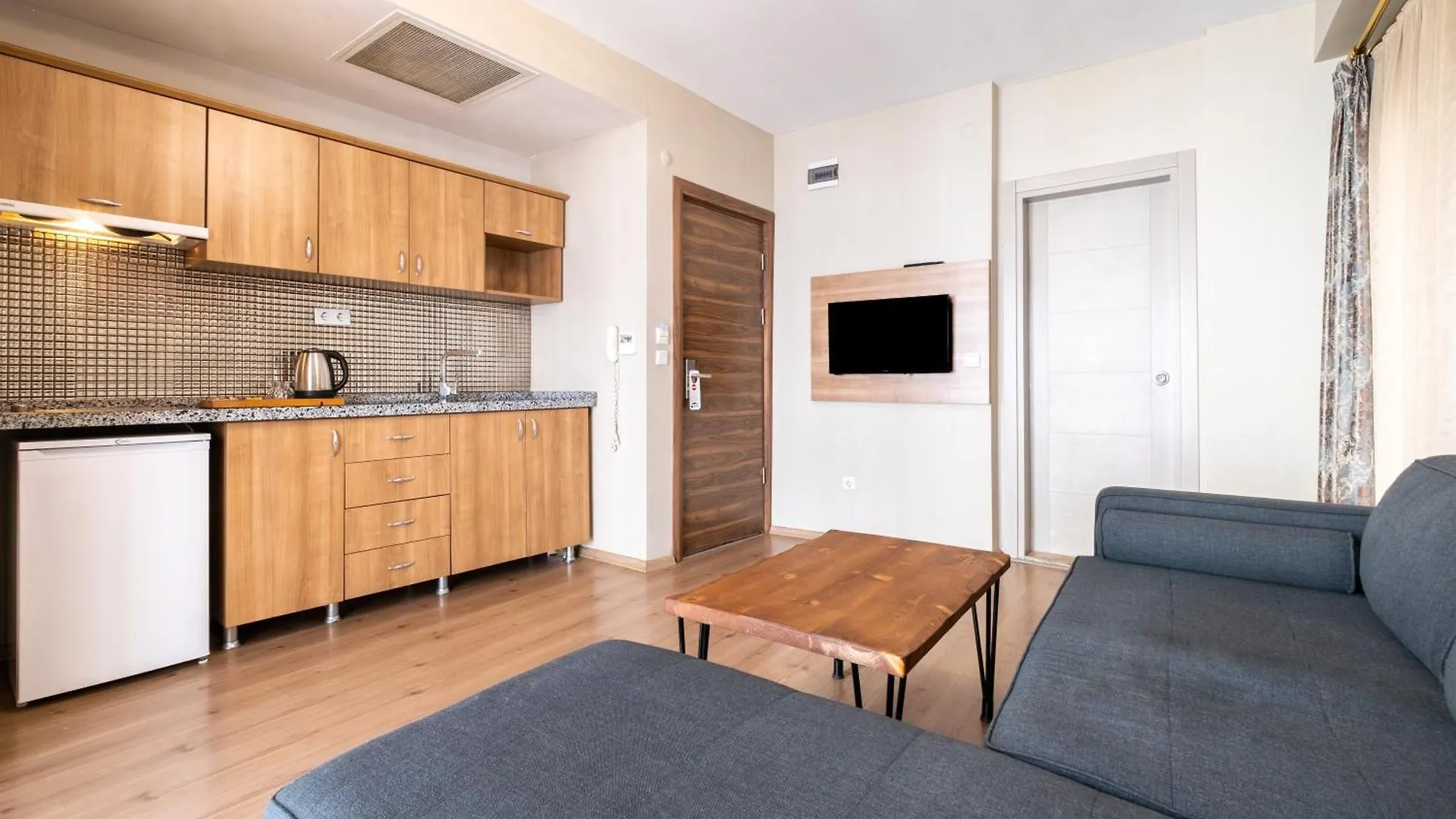Lavin Hotel & Suites Стамбул
